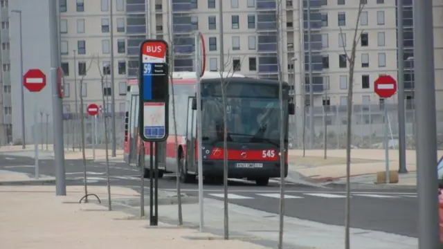 La 59 es la única línea de bus urbano que llega a Arcosur y la frecuencia en días laborables es de 15 minutos.