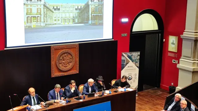 La mesa que abrió los debates. De izquierda a derecha: Borja Cardelús, Laurente Brunner, Ignacio García-Belenguer, Luis Calvo y Pablo Álvarez de Eulate.