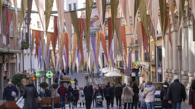 Preparativos en las calles del centro de Teruel para la celebracion de la fiesta de las Bodas de Isabel de Segura. Foto Antonio Garcia_Bykofoto_2. 13_02_23[[[FOTOGRAFOS]]]