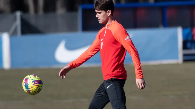 Javi Martínez, durante un entrenamiento con la SD Huesca.