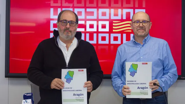 Luis Clarimon, responsable de Salud Laboral de CC. OO. Aragón, junto al secretario general del sindicato, Manuel Pina.