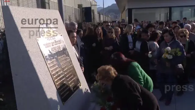 Homenaje en Marín un año después de la tragedia de Pitanxo.