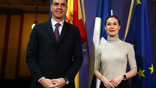 El presidente del Gobierno, Pedro Sánchez, junto con la primera ministra de Finlandia, Sanna Marin.