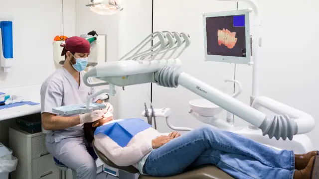 Hasta el 30 de abril de 2023, Institutos Odontológicos ofrece un descuento del 20% en implantología.
