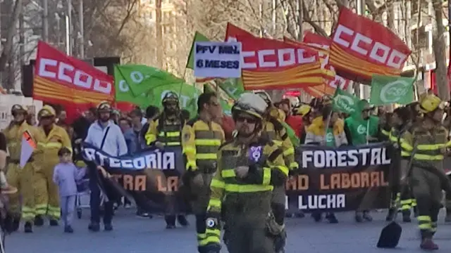 Manifestación de los trabajadores de Sarga hoy por el centro de Zaragoza.