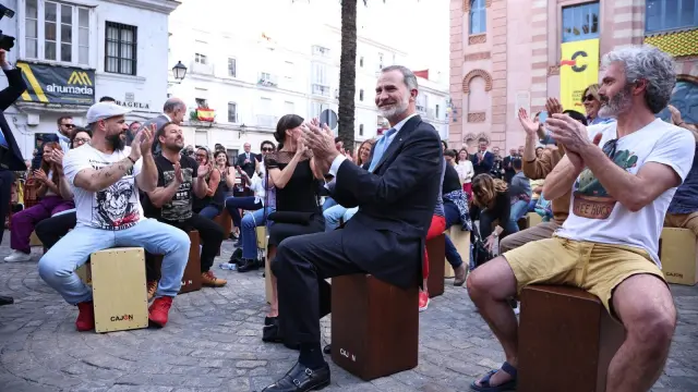 ANDALUCÍA.-Cádiz.- Los Reyes se anima a participar en una cajoneada en el Congreso de la Lengua