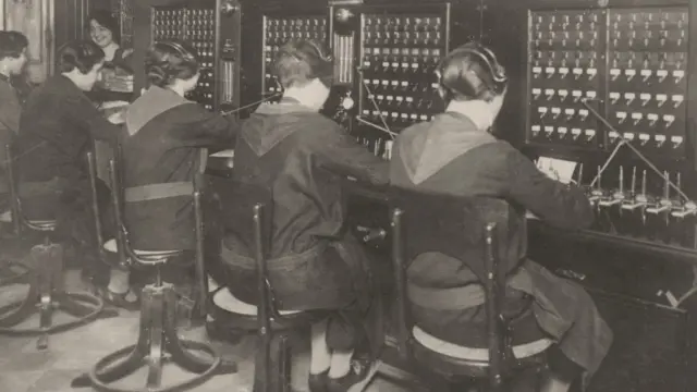 Telefonistas del archivo Fotográfico de Telefónica gestionado por Fundación Telefónica.