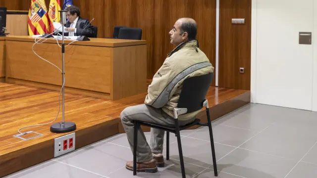 El acusado, Pedro G. C., durante el juicio celebrado ayer en la Audiencia de Zaragoza.