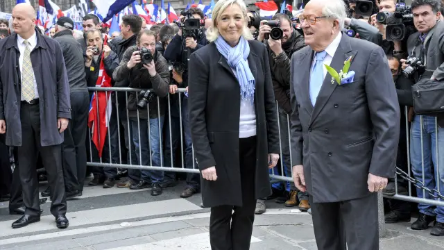Jean-Marie Le Pen junto a su hija, Marine Le Pen,