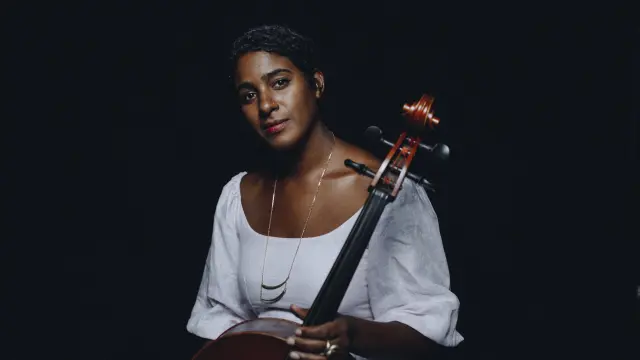 Leyla Macalla, el sabor musical, intenso y comprometido, de Haití.