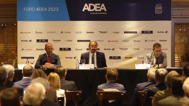 El presidente aragonés, Javier Lambán, en su intervención de este miércoles en el foro de candidatos autonómicos de ADEA.