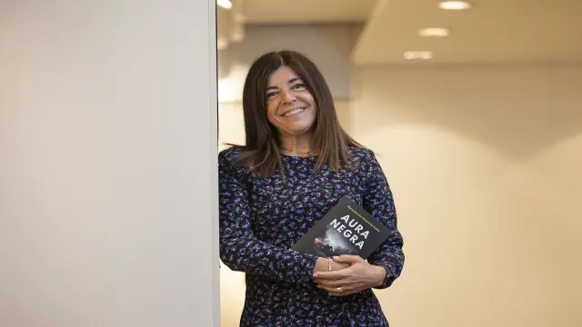 Marta Borruel, el pasado miércoles, con su novela 'Aura negra' en el Ámbito Cultural de El Corte Inglés de Zaragoza.