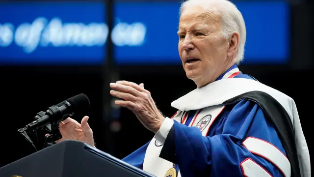 Biden, en un acto de graduación de la Universidad de Howard, en Washington
