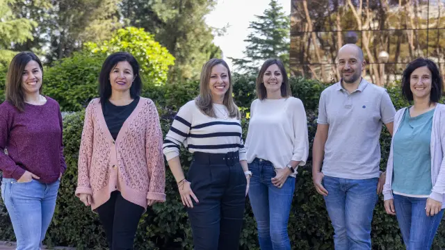 Los autores del trabajo, de izda. a dcha: Belén Herráez, Anna González Neira, Rocío Núñez, Charo Alonso, Guillermo Pita y Nuria Álvarez, en el CNIO.