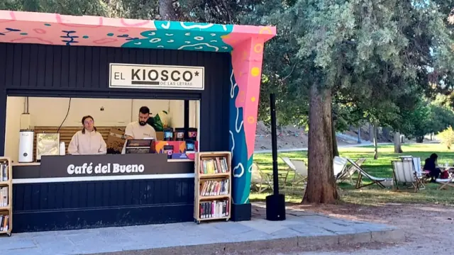 Kiosco de las letras del Parque Grande de Zaragoza.