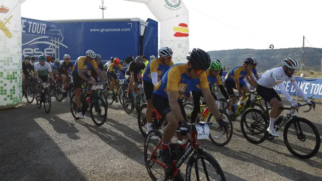 La Sesé Bike Tour reúne a 800 participantes en Urrea de Gaén.