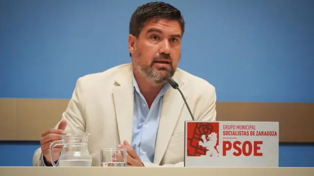 El concejal del grupo municipal del PSOE Horacio Royo, este jueves, en rueda de prensa.