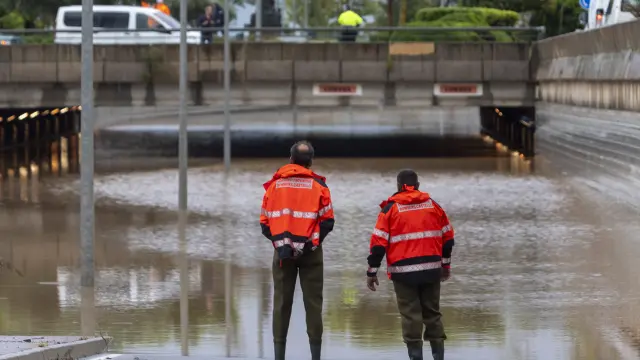 Bomberos en Castellón tras las inundaciones por el temporal de lluvias.