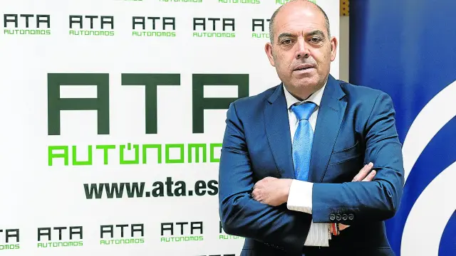 Lorenzo Amor, presidente de ATA, estuvo en Zaragoza el pasado jueves respaldando el relevo de Mayte Mazuelas por Jorge Serrano, nuevo presidente de ATA Aragón.