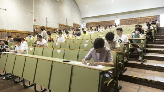 Examen de la Evau en la Universidad de Zaragoza.