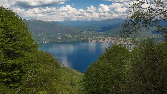 Foto de archivo del lago Mayor, al norte de Italia