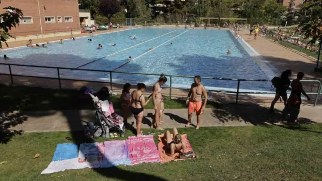 Imagen de archivo de la piscina municipal Salduba en Zaragoza