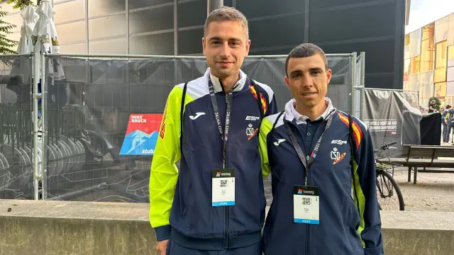 Los aragoneses Daniel Osanz y Marcos Ramos, ya en Innsbruck, donde desde este miércoles afrontan el Mundial.