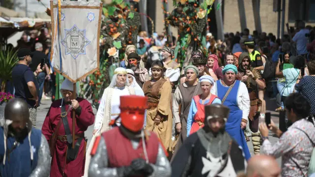 Desfile inaugural del Mercado de las Tres Culturas, en Zaragoza