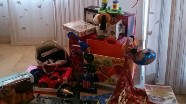 Algunos de los juguetes que Valeria ha comprado para su nieto en los últimos años.