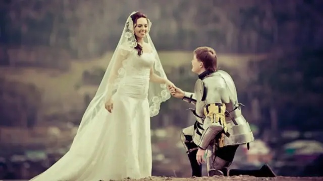 Una pareja prometiéndose a la usanza de la alta Edad Media.