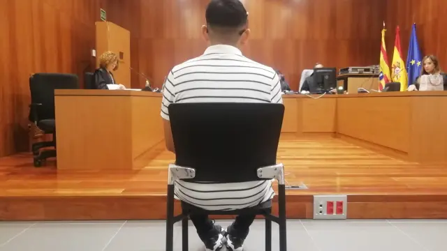 El acusado, ayer, durante el juicio celebrado en Audiencia Provincial de Zaragoza.