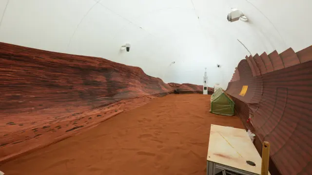 El espacio en el que cuatro personas van a pasar un año en una simulación de vivir en Marte.