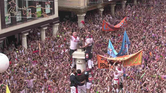 La Puesta del Pañuelico al Torico en las Fiestas de la Vaquilla en Teruel.