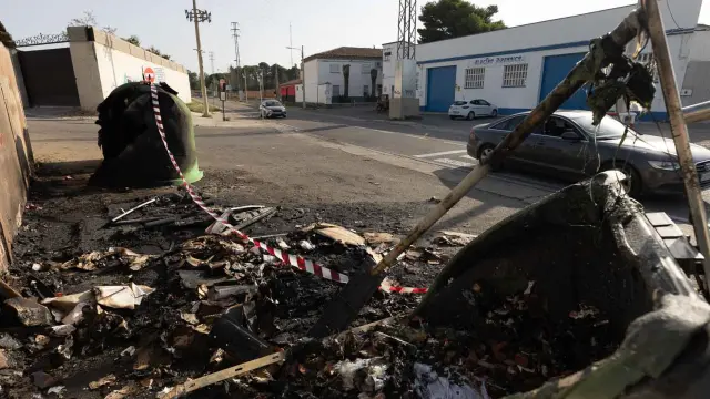 Los contenedores de Zaragoza continúan ardiendo.