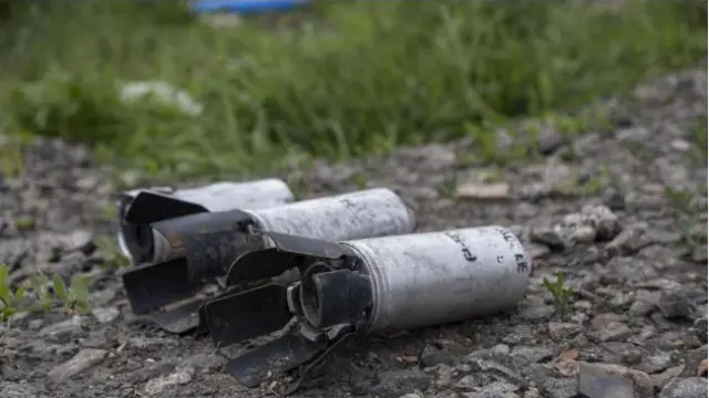 Restos de bombas de racimo en la localidad de Slatino, en la región de Járkov (Ucrania), hallados tras combates entre el ejército ruso y las fuerzas armadas ucranianas.