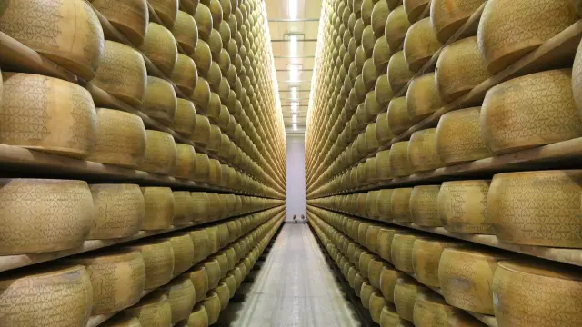 Varios quesos grana padano, en una imagen de archivo.