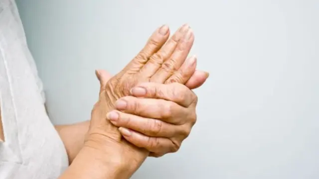 Mil millones de personas sufrirán osteoartritis en 2050, según un estudio.