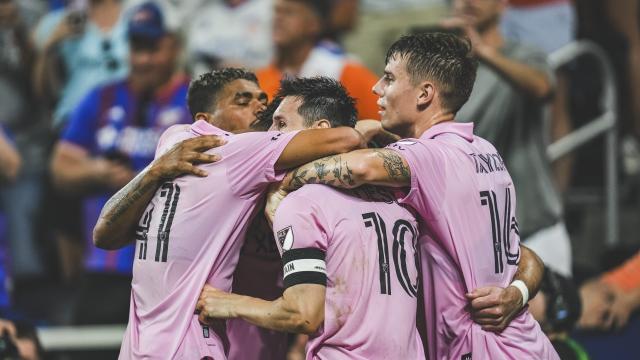 Los jugadores del Inter Miami, Josef Martínez, Leo Messi y Robert Taylor celebran su triunfo en la semifinal de la Copa US Open ante el Cincinnati.