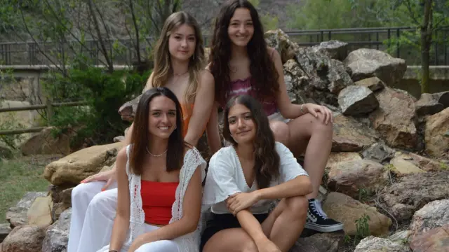 Estela Marco, Silvia Sola, María Guillén y Juncal Oliván son las majas 2023 de Herrera de los Navarros.