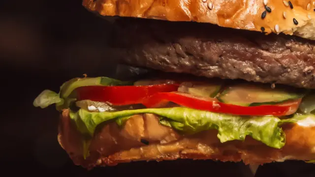 Las hamburguesas cada vez son más elaboradas y combinan más ingredientes.