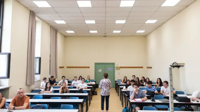 Inicio de las clases en la facultad de Economía en la Universidad de Zaragoza
