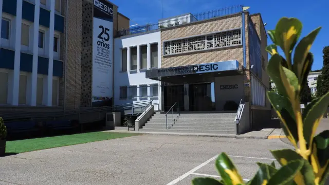 La sede de ESIC Aragón está situada en Vía Ibérica 28, Zaragoza.