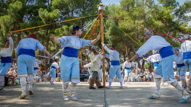 Foto del Dance de las Cabañas de La Almunia.
