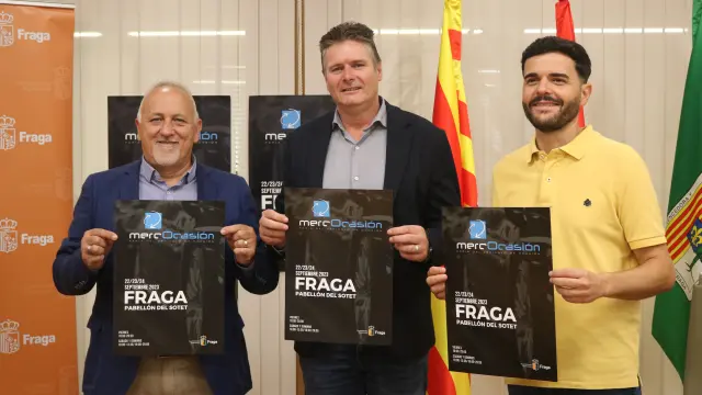 El concejal de Desarrollo Económico, Javier Catalán, el alcalde de Fraga, Ignacio Gramún, y el técnico del área, Julio Pardos, en la presentación de Mercocasión.