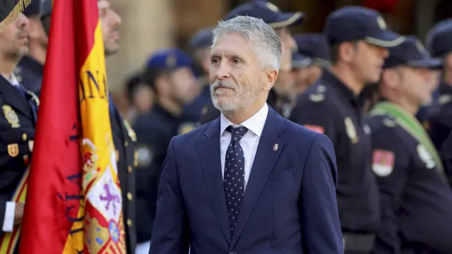 El ministro del Interior, Fernando Grande-Marlaska, asiste al solemne acto central del Día de la Policía, que este miércoles acoge Salamanca en su plaza Mayor.