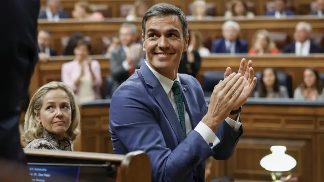 Pedro Sánchez, durante el debate de investidura de Feijóo.