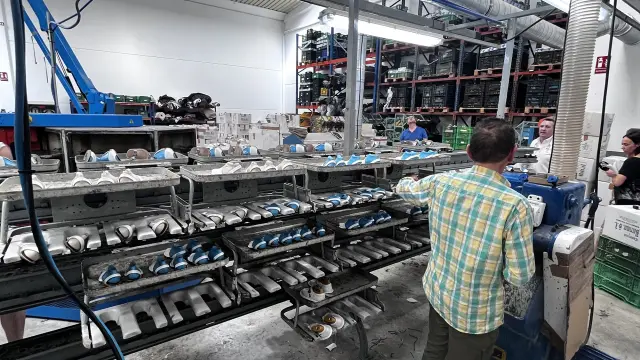 Una de las fábricas de Brea que aplica este tipo de cosido al calzado.