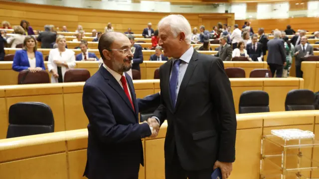 Javier Lambán (PSOE) y Eloy Suárez (PP), en su estreno en el Senado