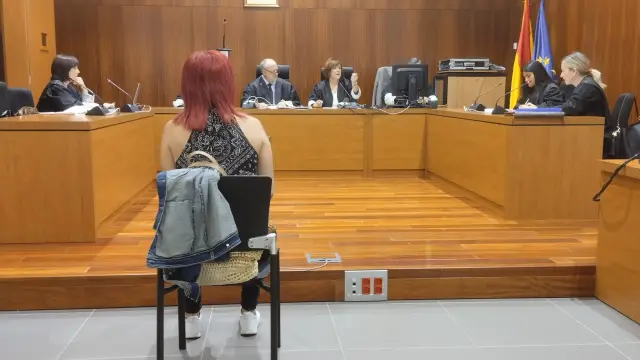 La acusada, durante el juicio celebrado ayer en la Audiencia Provincial de Zaragoza.