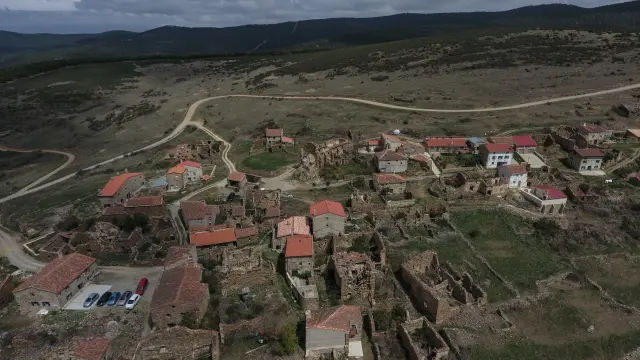 Una evocadora visión aérea de Sarnago, el pueblo que aspira a resucitar.